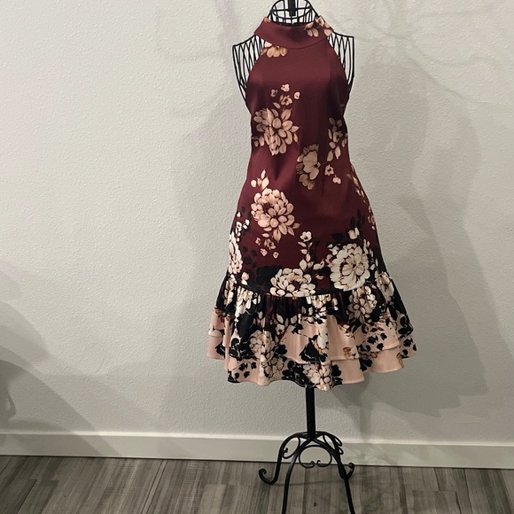 Belle by Badgley Odette Floral Print Knit Halter Mini Dress - Picture 4 of 5